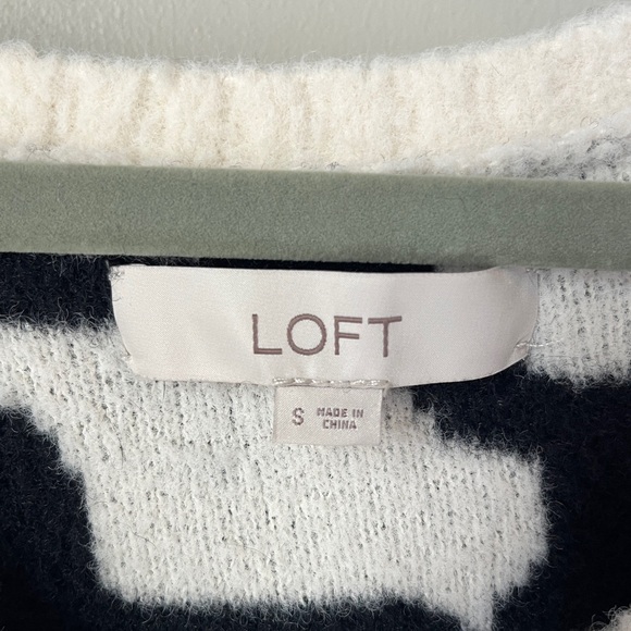 Ann Taylor LOFT Black White Giraffe Animal Print Sweater | Size S | Worn Once - Picture 6 of 7